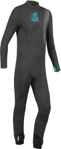 Child wearing Camaro Ultra 3mm wetsuit while surfing in waves