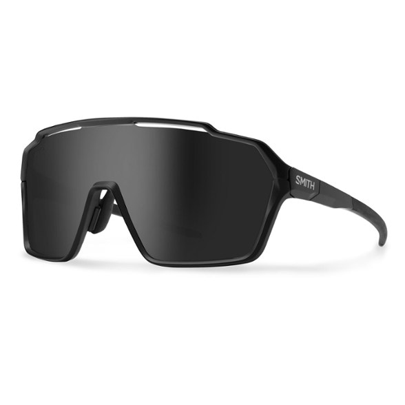 Cyclist wearing Smith Shift XL MAG sunglasses, showing a clear view of the interchangeable sunglasses lens.