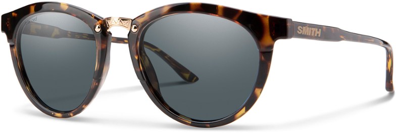 Side view of Questa retro polarized sunglasses with adjustable temples for outdoor sports