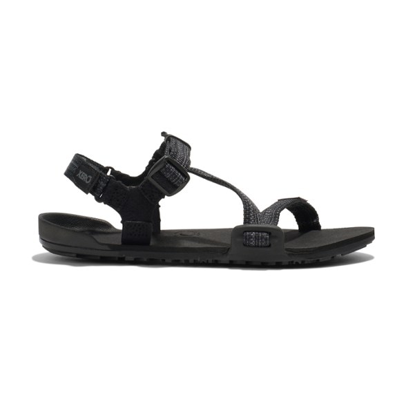 AdventureFlex youth sandals showcasing flexibility and lightweight design