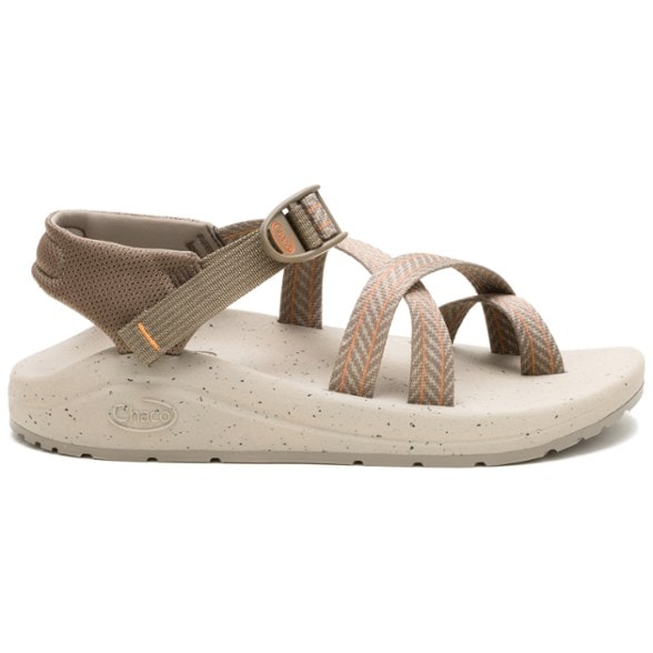 TravelStride men's toe-loop sandals with extra cushioning and arch support, perfect for travel and city walking