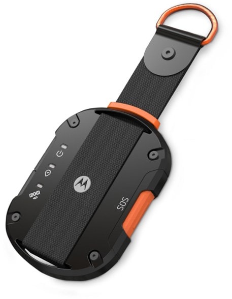 Defy SOS Satellite Messenger showing two-way messaging feature in use.