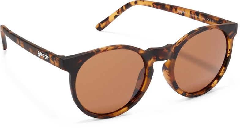 VividView polarized sunglasses on a model during an outdoor activity