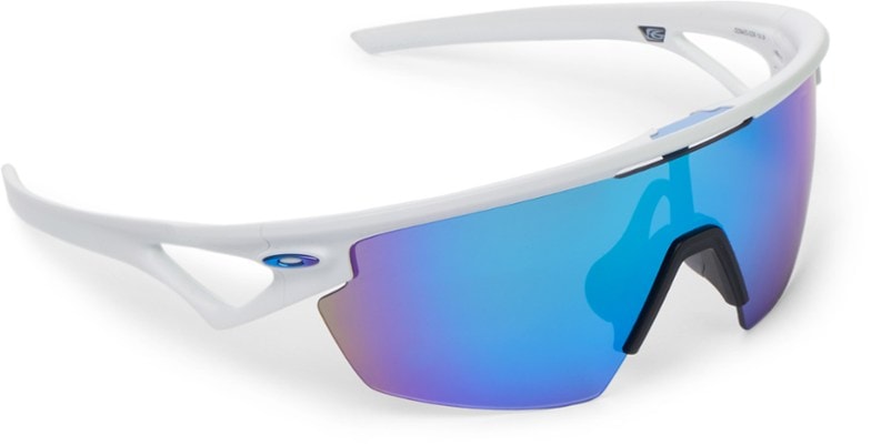 Oakley Sphaera polarized sunglasses side profile with vented O Matter™ frame