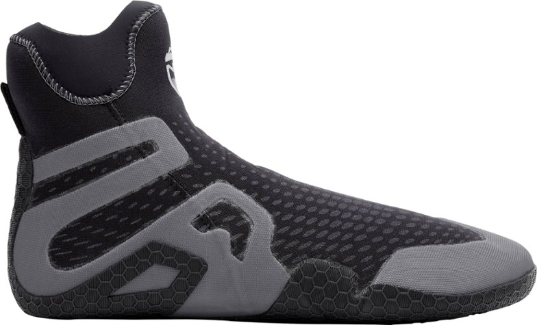 NRS Freestyle wetshoes showcasing side view on rocky terrain, ideal for kayaking.
