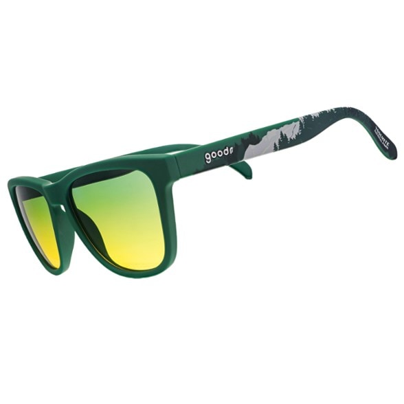 Yosemite polarized sunglasses side view on rocky trail