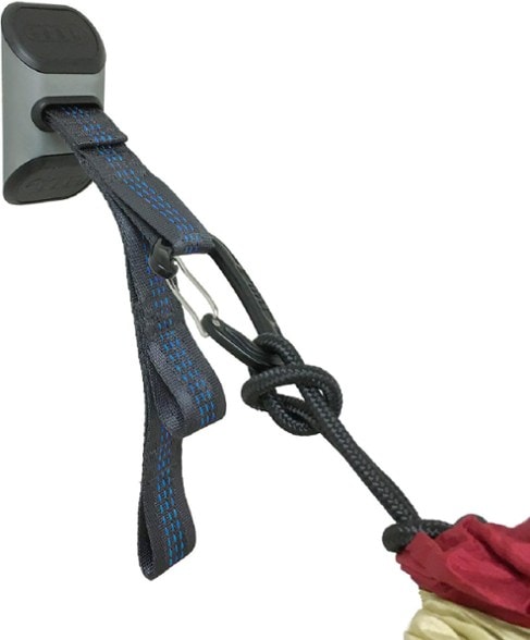 Adjustable hammock suspension kit with easy installation features.
