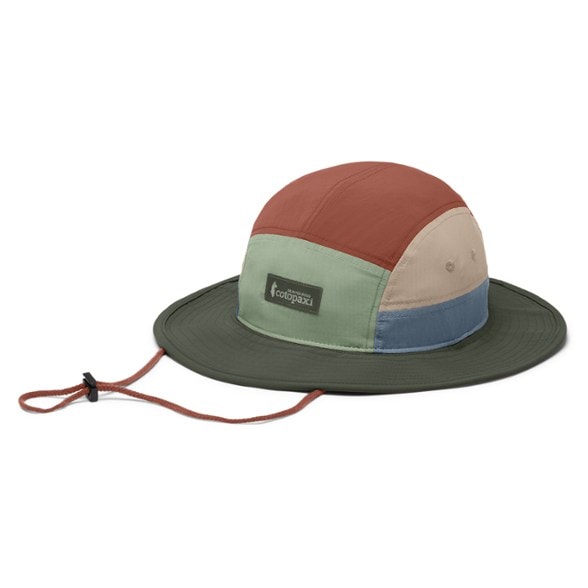 Side view of the Trailguard bucket hat worn on a forest hike – bucket hat with sun protection