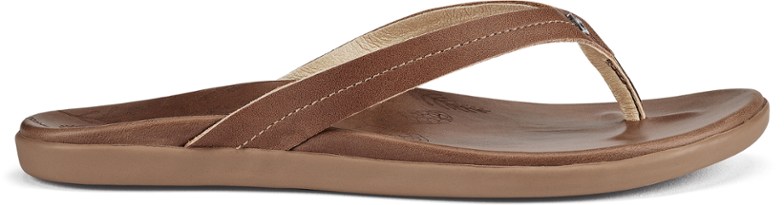 Honu sandals for women with full-grain leather straps and supportive footbed