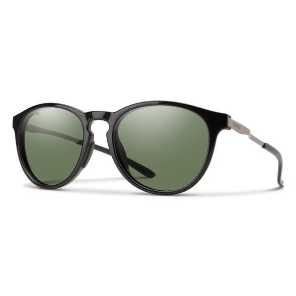 Smith Wander round polarized sunglasses showcasing their sleek design and color-boosting lenses.