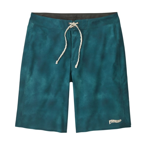 Hydropeak surf shorts for men in action, riding the waves