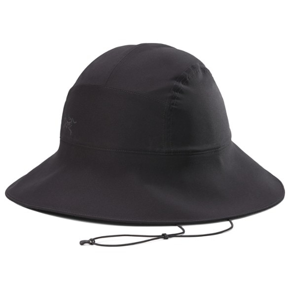 Front view of the Arc'teryx Sinsola Shade Hat showcasing its wide brim ideal for hiking.