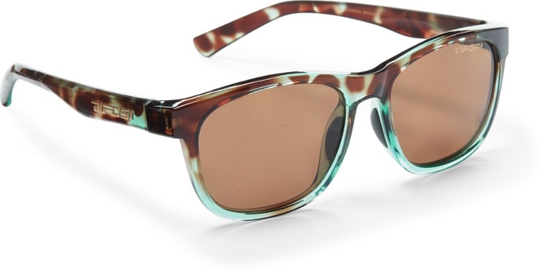 Front view of retro polarized sunglasses showcasing their sleek design and UV protection features.