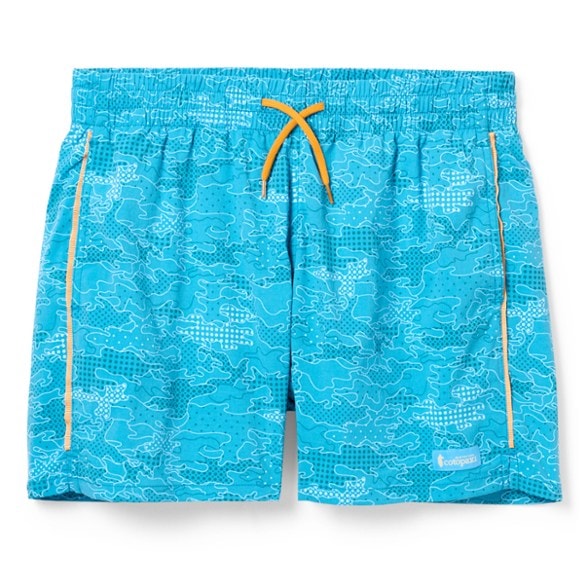 Men's outdoor shorts for hiking and camping, featuring a relaxed fit and multiple pockets