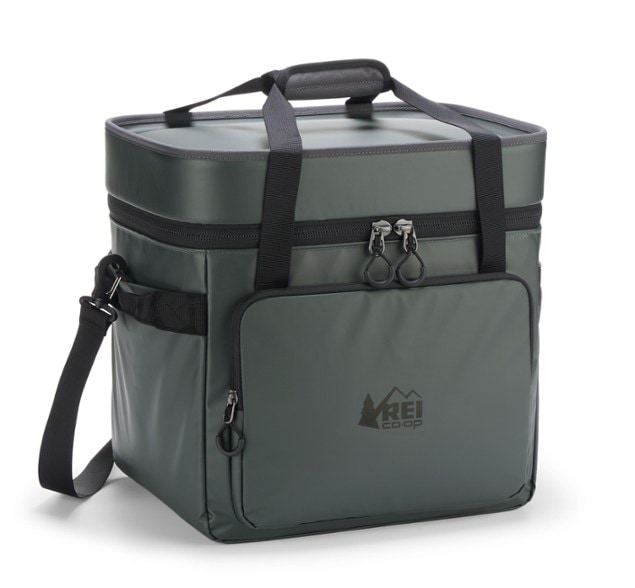 Trailgate 20L weekend cooler featuring a leakproof lining, perfect for camping.
